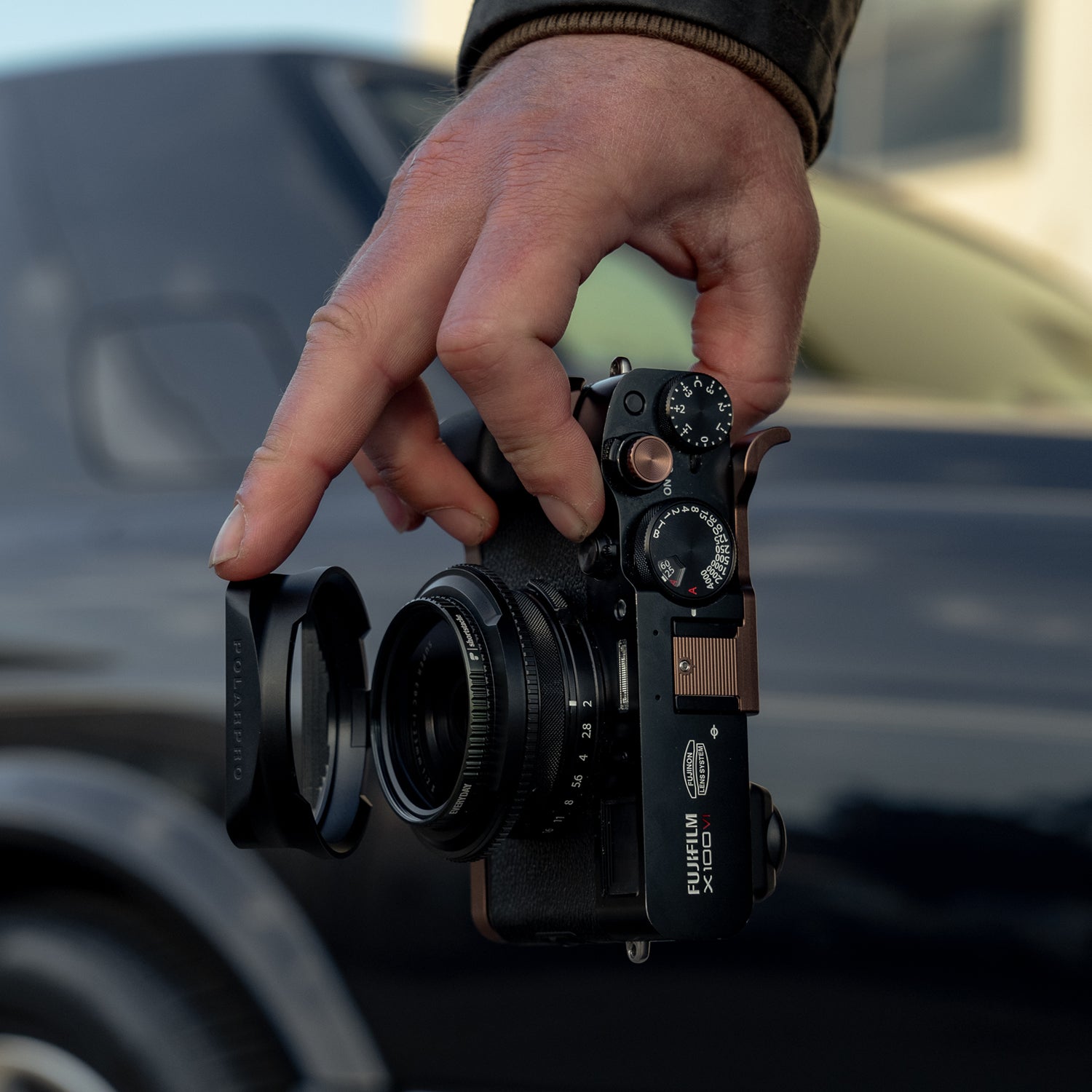 polarpro-helix-magflip-hood-fuji-x100-schwarz-blende image 4